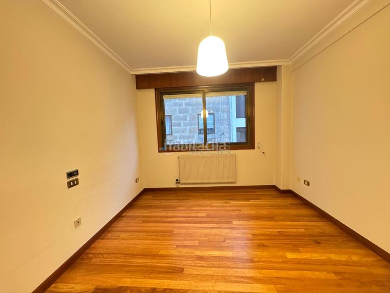 Foto 09d5bcf1-597c-4f27-bff8-6da9ae454c78. Flat with heating parking in Plaza España - Corte Inglés Vigo