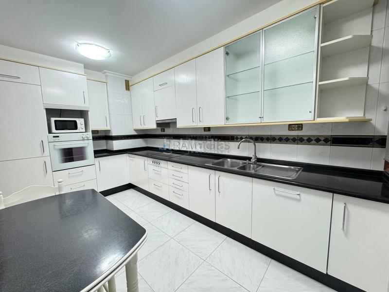 Foto 3e050d8c-900c-441d-9a7a-b496b931dab3. Flat with heating parking in Plaza España - Corte Inglés Vigo