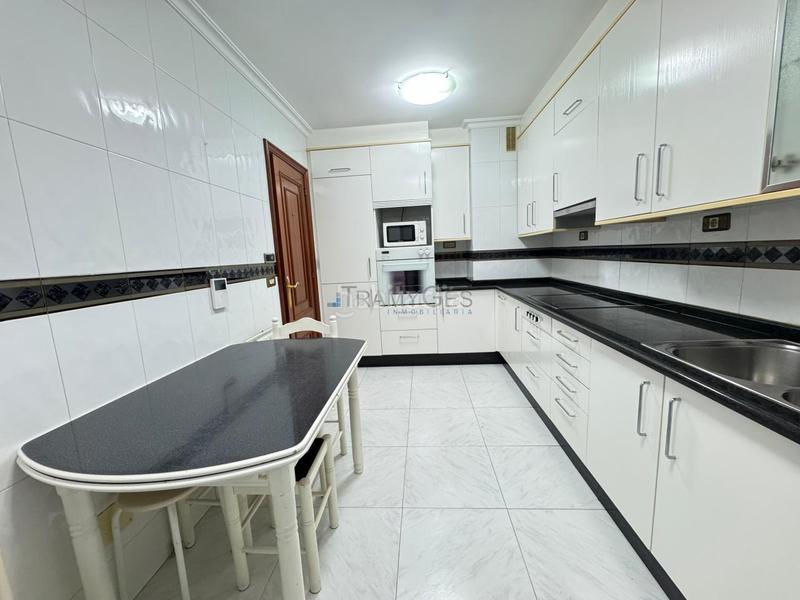 Foto 4a695bbe-7349-415d-b2bb-374eee9471e4. Flat with heating parking in Plaza España - Corte Inglés Vigo