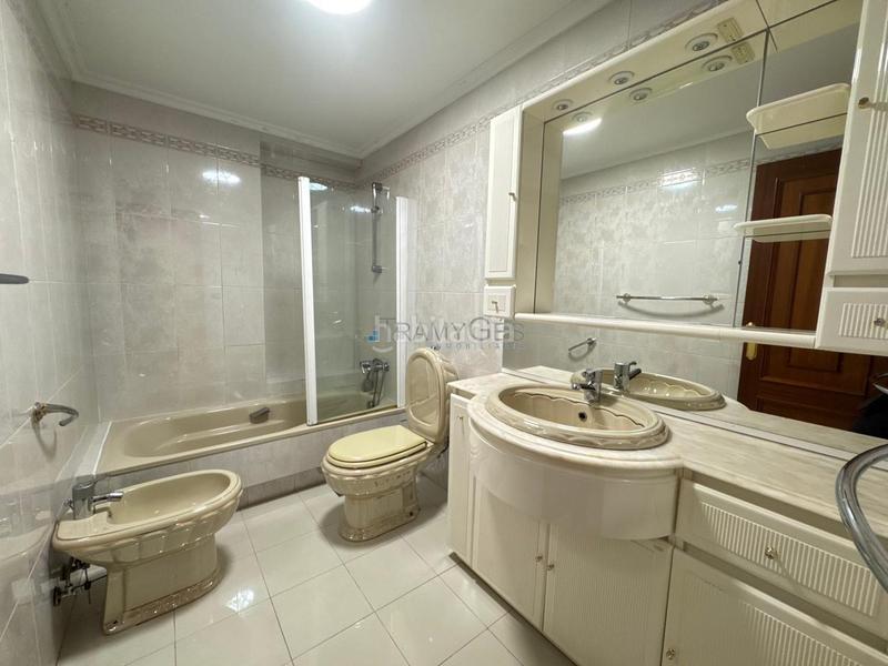 Foto 9f36877a-c209-4cf4-bacc-88296f92961a. Flat with heating parking in Plaza España - Corte Inglés Vigo