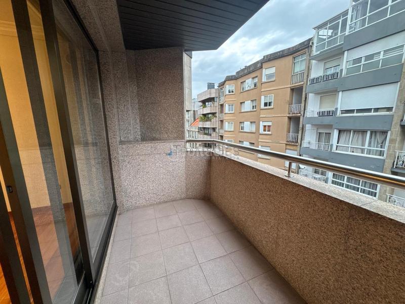 Foto b5c9f90d-7d2a-4162-8c4a-92ff03ccef82. Flat with heating parking in Plaza España - Corte Inglés Vigo