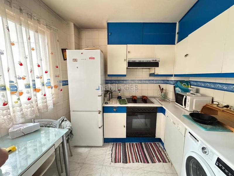 Foto 8ec6d0e8-42d5-4746-88dd-02a9f60bfaa7. Appartement avec chauffage dans Berbés - Peritos Vigo