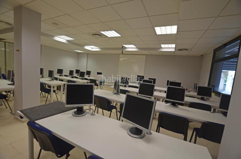 Foto 51937183-7172-4ca6-88e6-cbb692401ddc. Local comercial en Porriño (O)