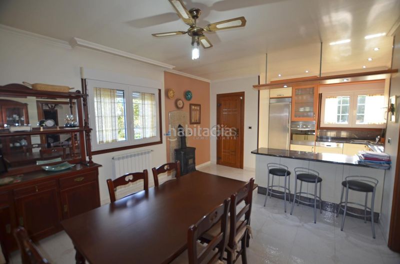 Foto 2630b74f-a132-42ac-ab47-c61f410007cf. Chalet en Redondela