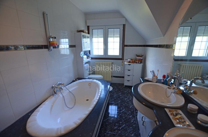 Foto 6895c9b6-e5b5-4bbd-a2bf-1f4ef6554190. Chalet en Redondela