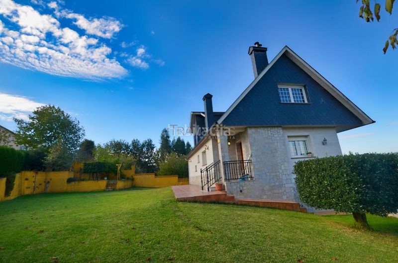 Foto c86aa2d8-4055-45c0-bfca-ab1f89c39c20. Chalet en Redondela