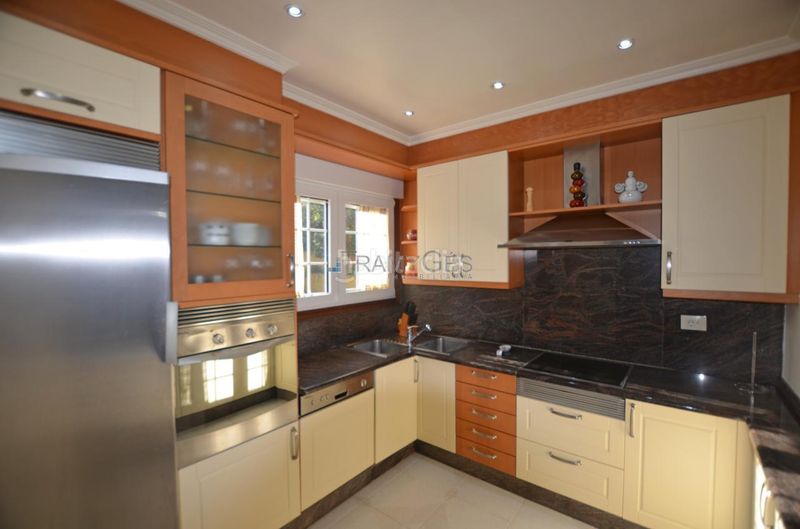 Foto ca94e2ae-b283-4741-aefa-0b6fc1494ae3. Chalet en Redondela