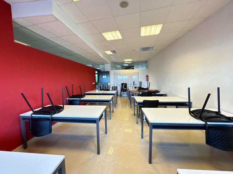 Foto 4a53b176-e7d3-42b0-8bf9-5716788703ba. Local comercial en Valadares - Beade Vigo