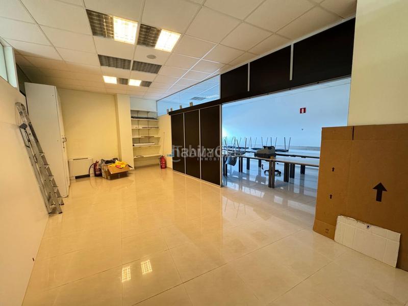 Foto 79b9e3f4-5b4c-4422-9034-39497cbcf35d. Local comercial en Valadares - Beade Vigo