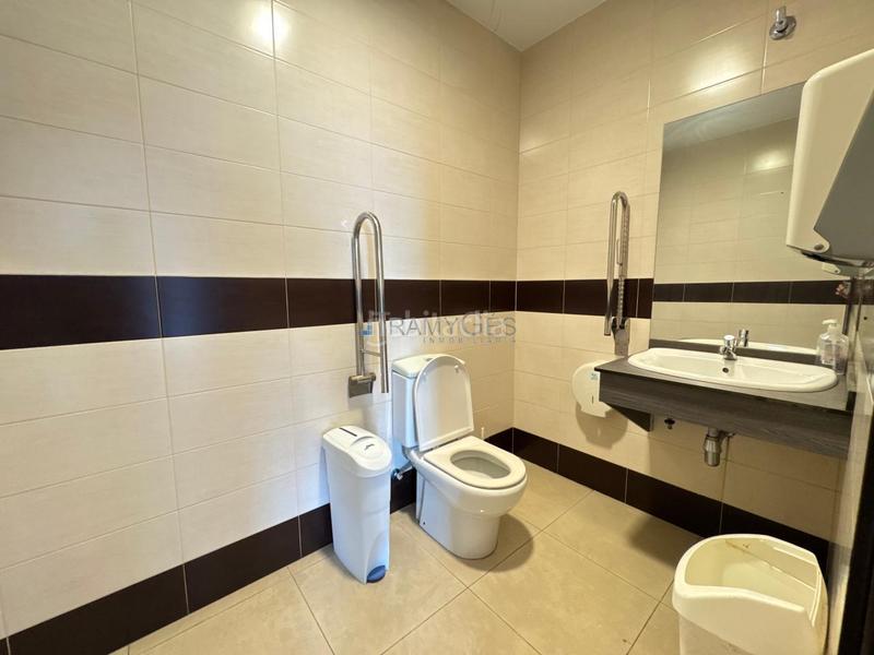 Foto c0860dc5-c437-40bb-be94-358b4d4cf583. Local comercial en Valadares - Beade Vigo