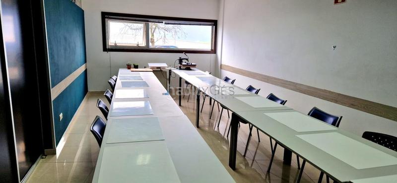 Foto 1e10bac3-1db5-4f6d-8389-9b5e9094283a. Locale commerciale in Valadares - Beade Vigo