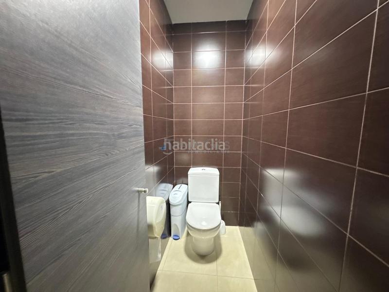 Foto b6c23c21-5268-46a9-bd79-502eafbf9f9b. Locale commerciale in Valadares - Beade Vigo