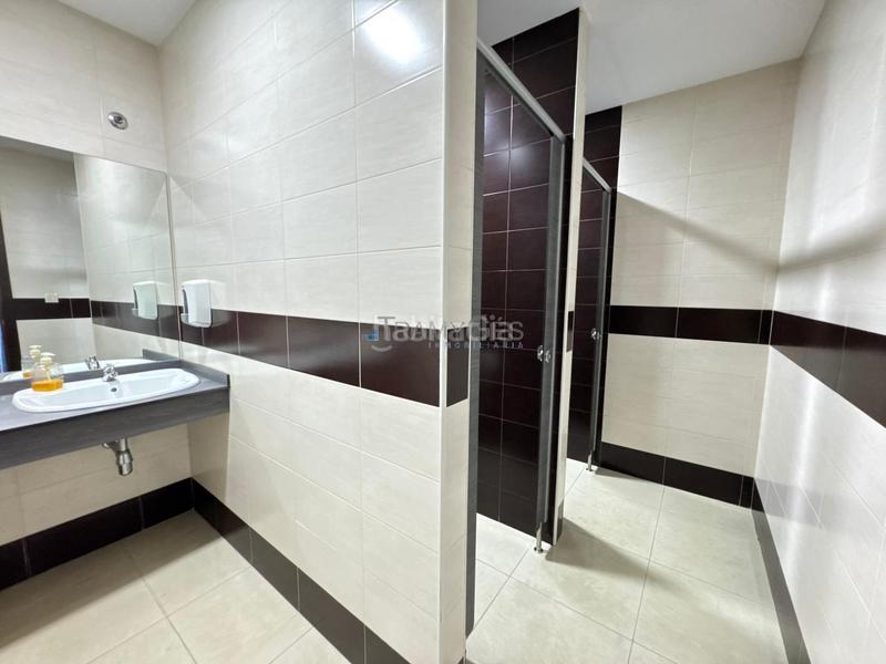 Foto a18de189-f422-4936-b2e5-792e89d0b905. Alquiler local comercial en Valadares - Beade Vigo