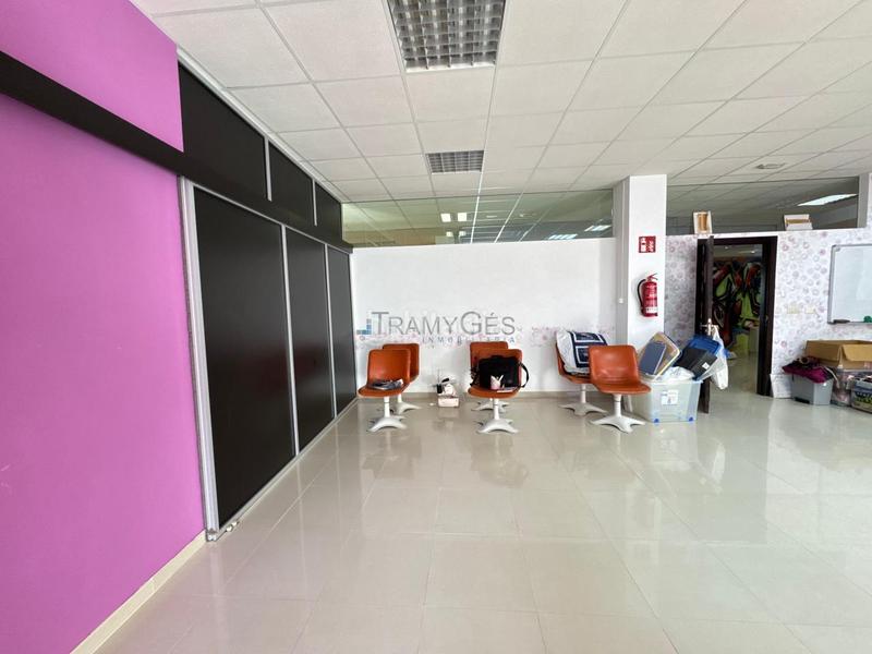 Foto cd53ba40-a2d4-45bb-bc06-64cb0f96db61. Lloguer local comercial a Valadares - Beade Vigo