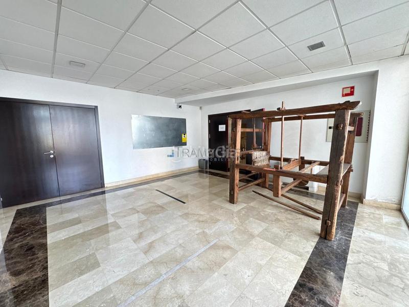 Foto ae95abcc-a128-472f-a617-582ae013c82e. Location local commercial dans Valadares - Beade Vigo