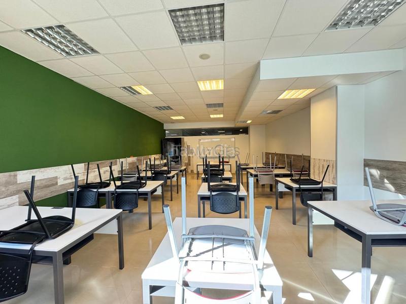 Foto 3333eabf-daa5-4f44-b179-982089ad52dd. Affitto locale commerciale in Valadares - Beade Vigo