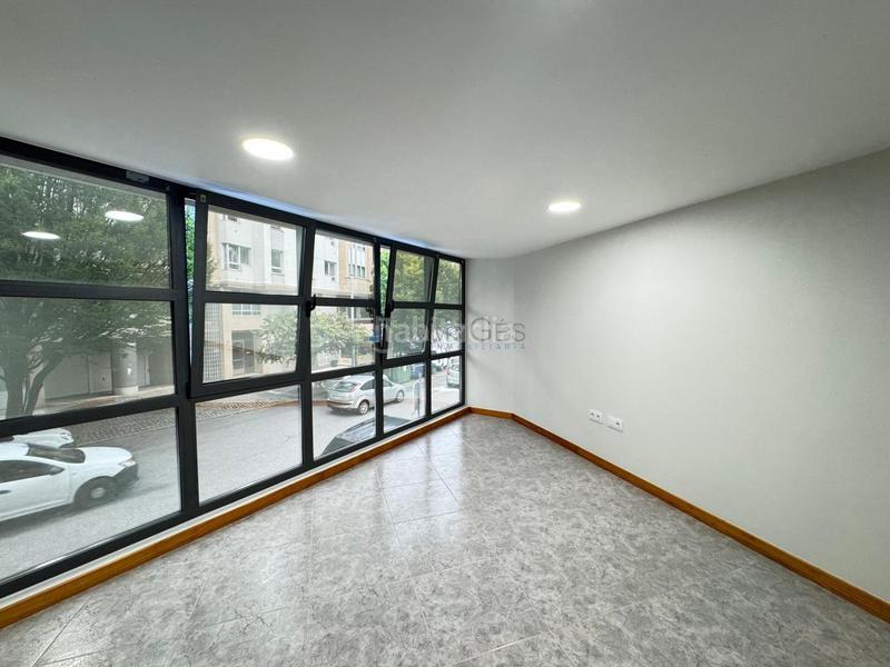 Foto 0cc33911-04bc-4635-b69d-f45810da85ea. Rent business premise in As Travesas - Balaidos Vigo