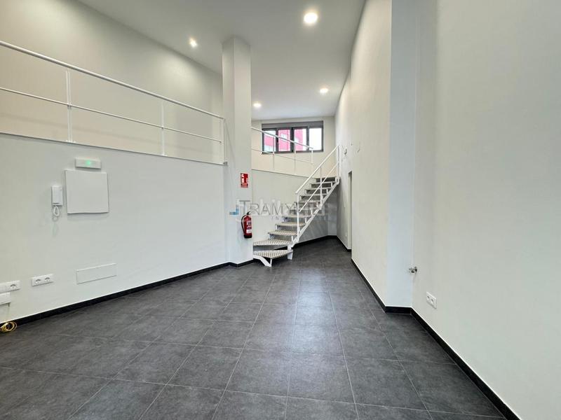 Foto e632970d-427c-495e-a4dc-44af3257ed13. Rent business premise in As Travesas - Balaidos Vigo