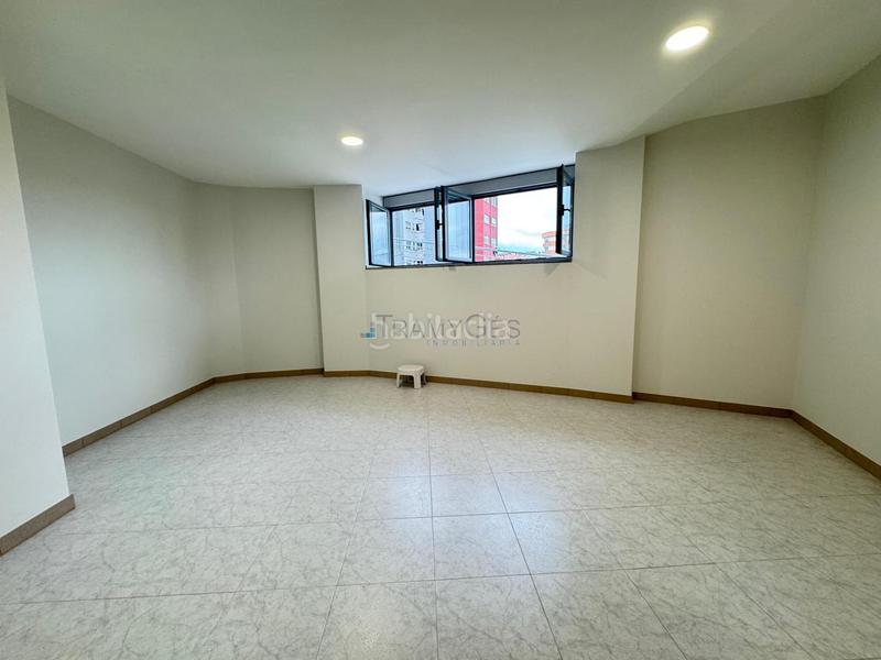 Foto 8d186f82-80f4-4690-9f93-ff6875633d47. Alquiler local comercial en As Travesas - Balaidos Vigo