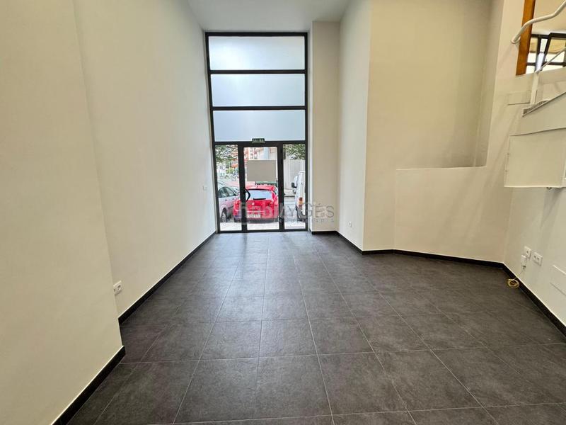 Foto a1e5281f-38ab-4399-9f9d-10b6242af8be. Alquiler local comercial en As Travesas - Balaidos Vigo