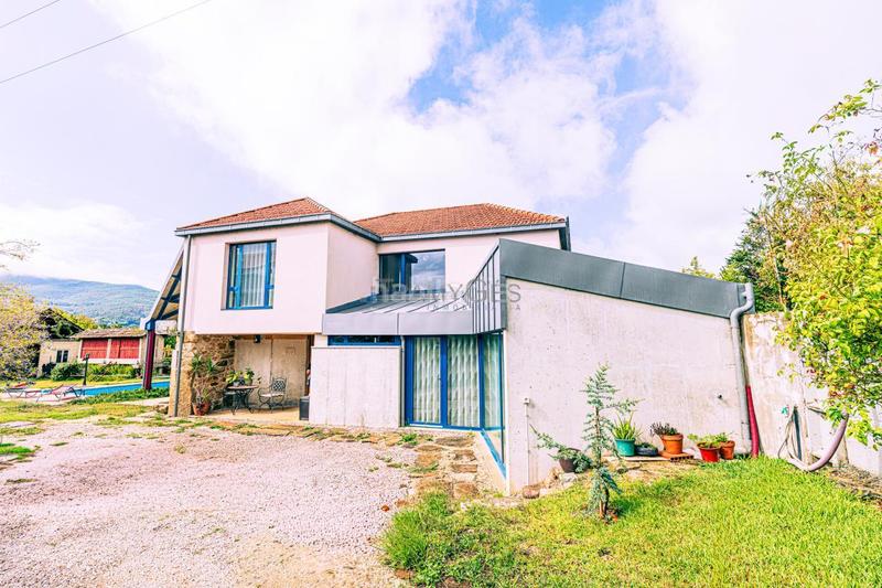 Foto 3137201c-4599-44b9-9c67-0325594b78bb. Chalet avec chauffage parking piscine dans Tui