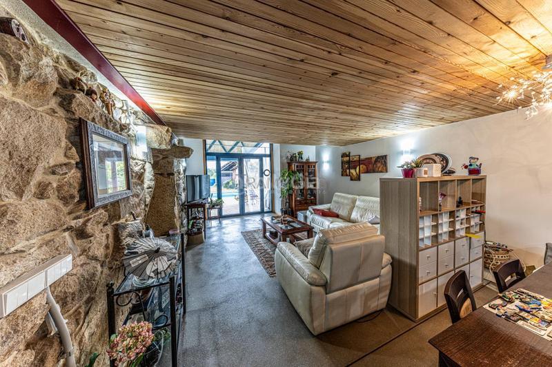 Foto 6e3f5221-5ec4-4b7c-b43b-45402d7b2c58. Chalet avec chauffage parking piscine dans Tui