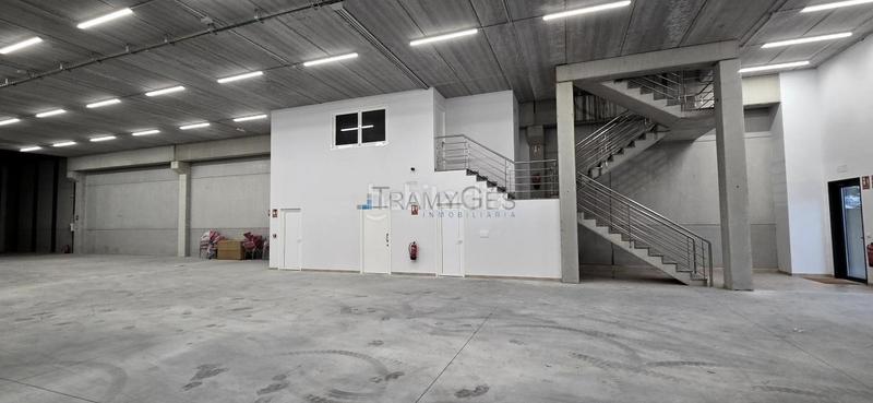 Foto 403d6820-7e47-4c31-9aed-78ae63ec4248. Miete fabrikhalle in Mos