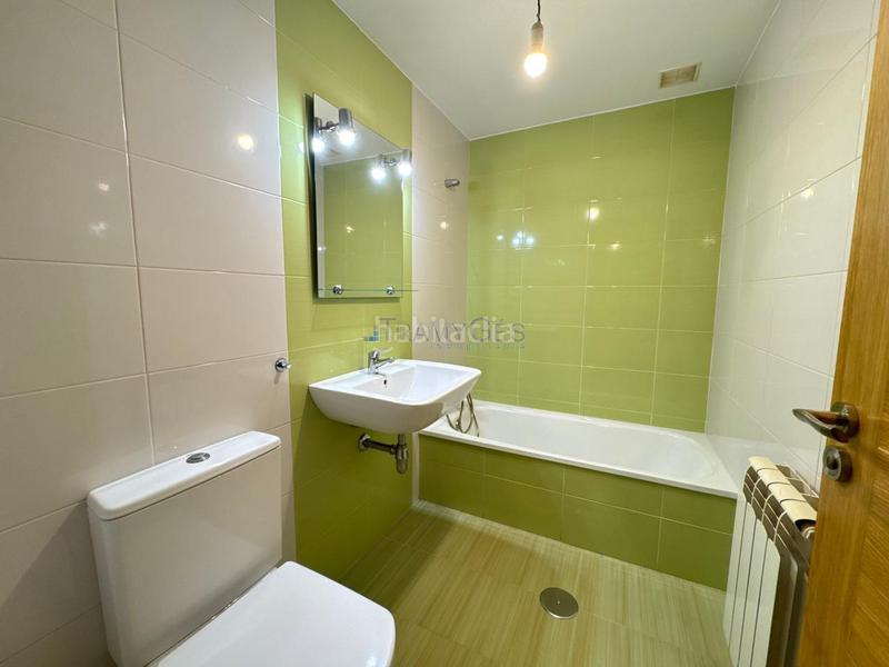 Foto 515b05fb-f64a-4ef5-b2a6-e55dfddca52f. Pis a avenida castelao 9 a Soutomaior