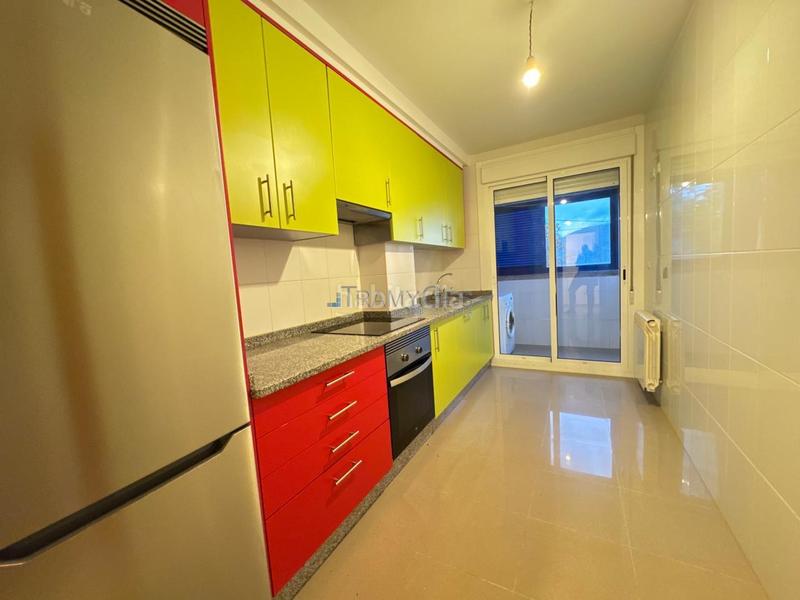 Foto 6a59ee39-aaab-400d-ba11-305721918842. Pis a avenida castelao 9 a Soutomaior