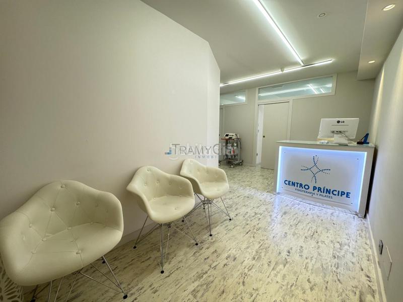 Foto 24b34464-62fb-4d6f-b4cc-1854a005f052. Alquiler local comercial en Centro - Areal Vigo