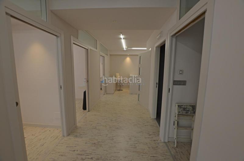 Foto c5c60f8d-b5f5-49a6-b0cb-a03f7576b023. Alquiler local comercial en Centro - Areal Vigo