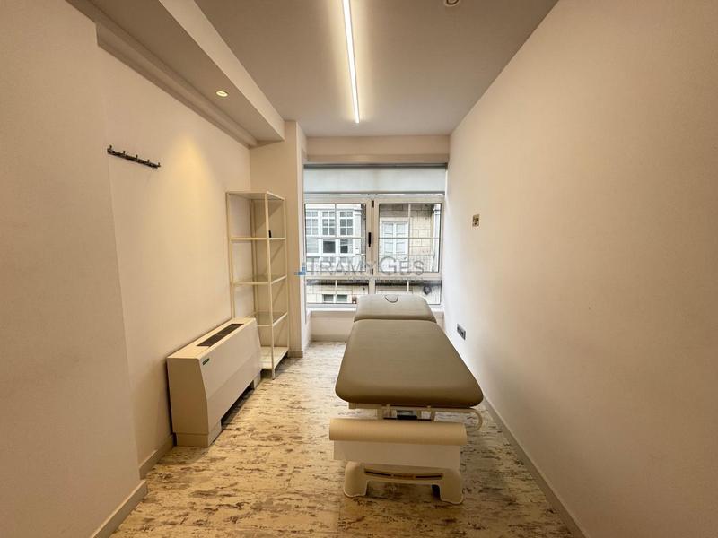 Foto ce29dcd8-922c-4e0c-a3fd-86093f015797. Lloguer local comercial a Centro - Areal Vigo