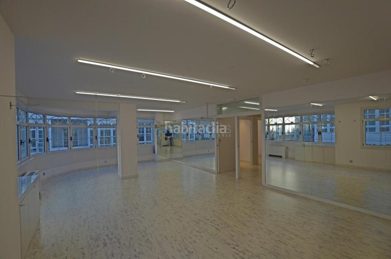 Foto ce58e52f-9d47-4c49-ae04-373b1b45d134. Lloguer local comercial a Centro - Areal Vigo