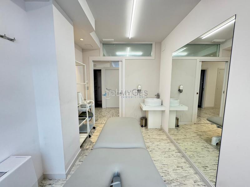 Foto 14abb18c-300b-414e-a857-9ca7c777a04f. Location local commercial dans Centro - Areal Vigo