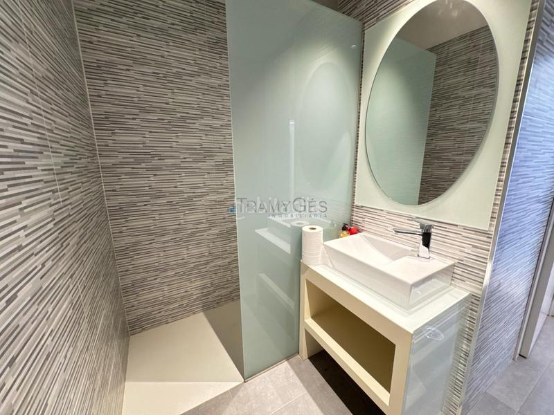 Foto 7ba6db2c-1fd7-4bb9-ac40-e0c5820ca5e0. Location local commercial dans Centro - Areal Vigo