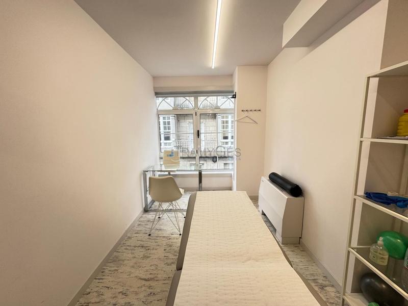 Foto bbc5d551-9330-4d4f-b09c-65f2d02bb649. Location local commercial dans Centro - Areal Vigo