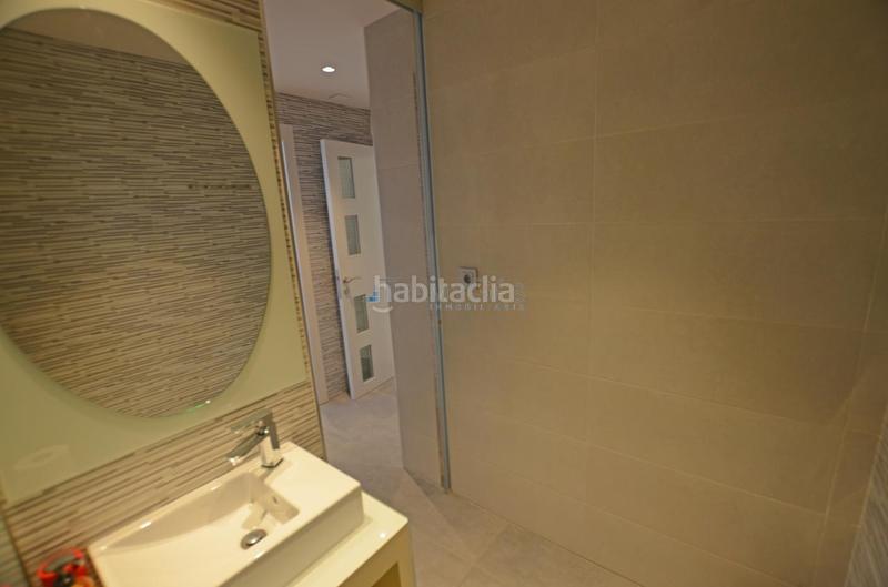 Foto d1f455f4-03a8-464f-8feb-6d16b65da687. Location local commercial dans Centro - Areal Vigo