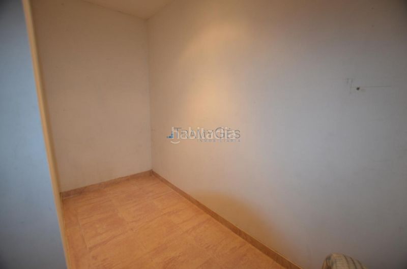 Foto 0c9cabe8-424f-48f1-a443-7137b26a9029. Local comercial a Tomiño