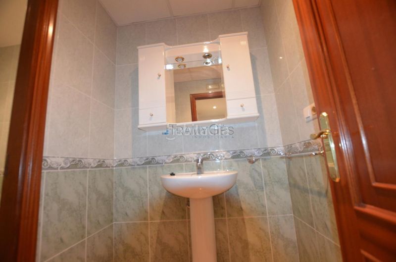Foto e486944d-b630-4dbc-bc76-d2cdc13d9898. Local comercial a Tomiño