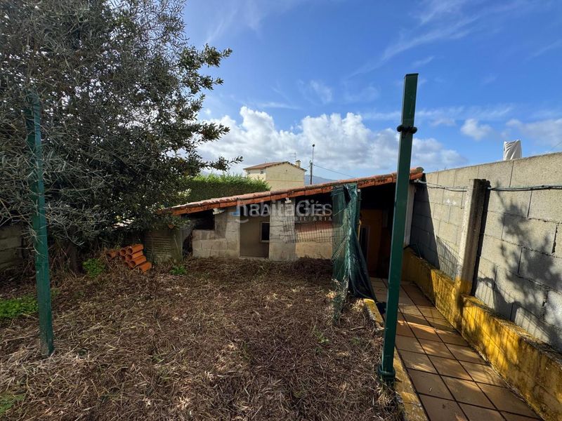 Foto 16a3a43e-aa1a-422d-bb85-c9d4e05ebfd8. Casa amb calefacció aparcament a Lavadores Vigo