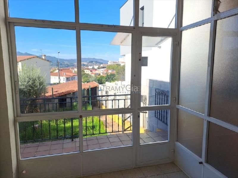 Foto 8d4d2d3f-77a2-43ab-a5de-5eecbc473655. Casa amb calefacció aparcament a Lavadores Vigo