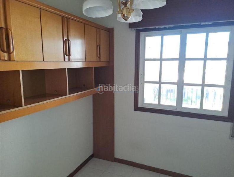 Foto 8fb892b0-830f-4a46-8376-e02b09b47628. Casa amb calefacció aparcament a Lavadores Vigo