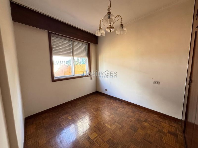 Foto 9cdd4da9-c315-4a2e-85c0-3d572d5f9a63. Casa amb calefacció aparcament a Lavadores Vigo