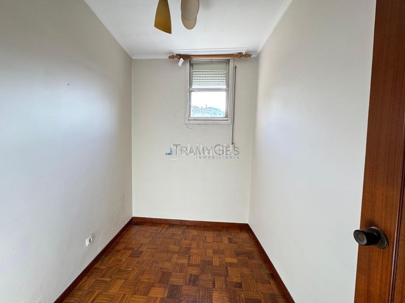 Foto c2cffb6b-76dd-4f50-b096-e3f52ce480d0. Casa amb calefacció aparcament a Lavadores Vigo