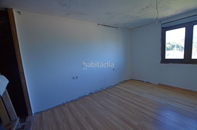 Foto 85b6cca4-1239-4421-acc1-14ca8a7608d3. Casa amb aparcament a Tomiño