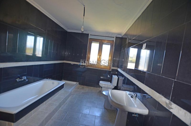 Foto dbfdb567-0484-4542-8d5e-7490b3240688. Casa amb aparcament a Tomiño