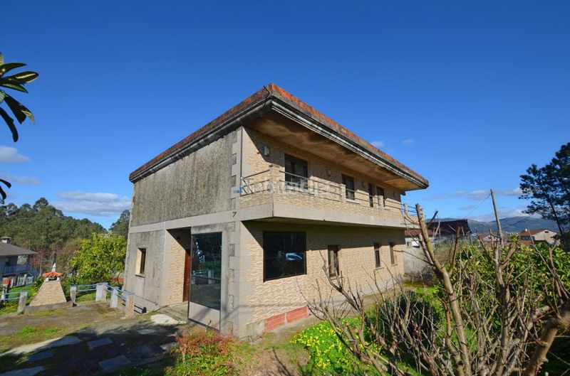 Foto e8b60dc0-9875-4c90-8fe1-02030b2f2d61. Casa amb aparcament a Tomiño