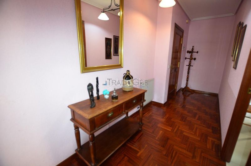 Foto 83997fbd-5788-41f0-8354-b21a9b5f4a31. Piso en Tui