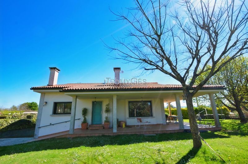 Foto f11ef1a2-e4c3-42a4-9574-98c5799071e7. Chalet en Tomiño