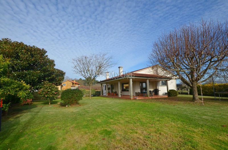 Foto f2426117-35d4-4af3-bb50-db21959815d1. Chalet en Tomiño